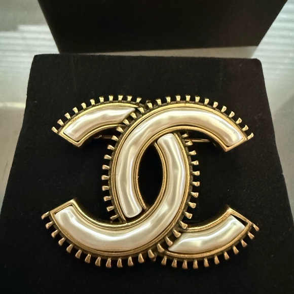 CHANEL Gold and Cream Brooch - Picture 1 of 5